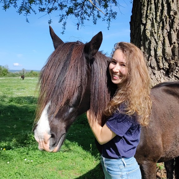 Romane Naturopathe Naturopathie équine Bien être du cheval
